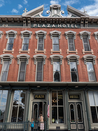 Historic Plaza Hotel